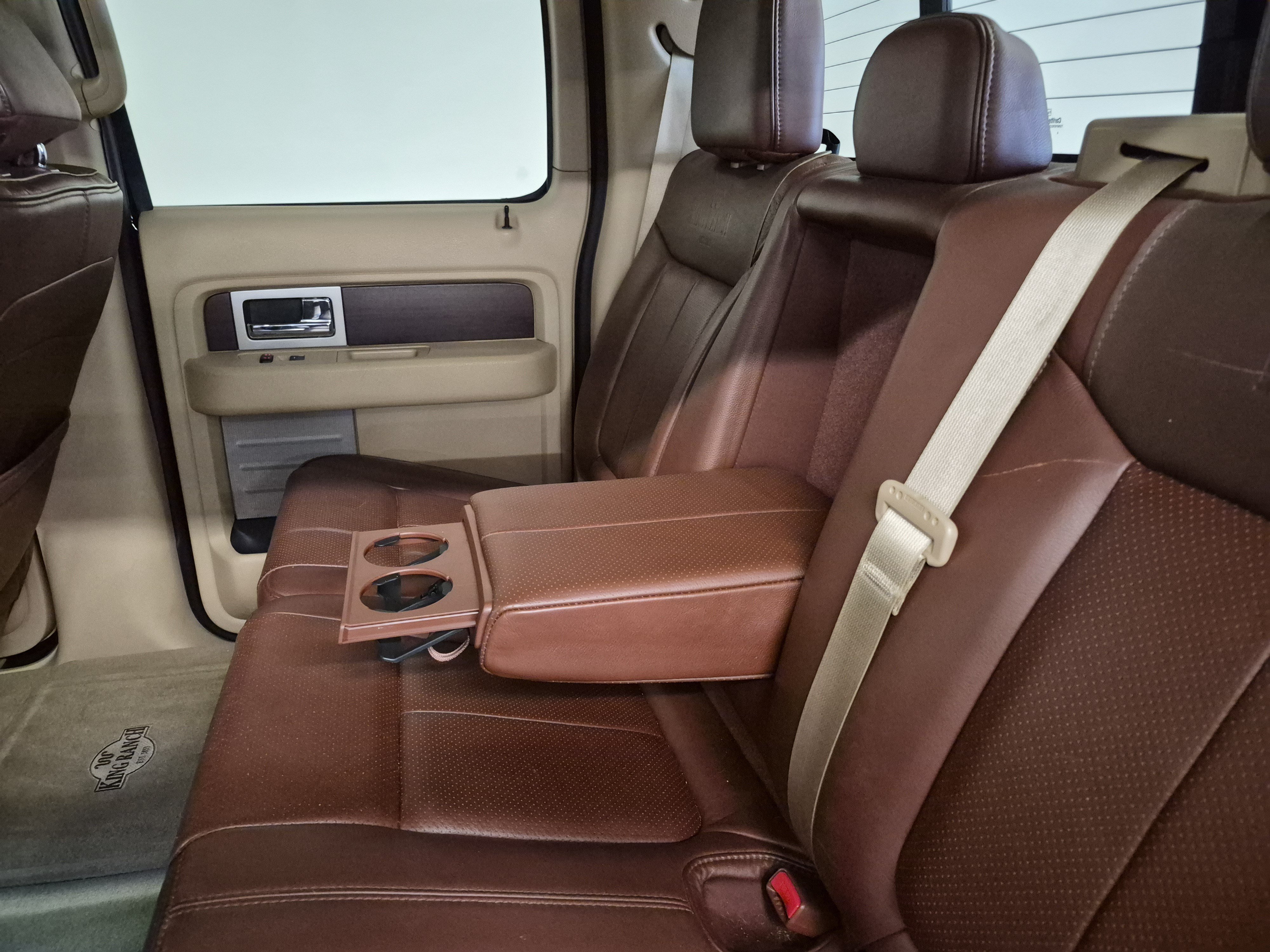 Used 2014 Ford F150 King Ranch w/ King Ranch Luxury Package AWD/4WD image 17