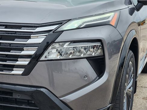 New 2026 Nissan Rogue Platinum image 5