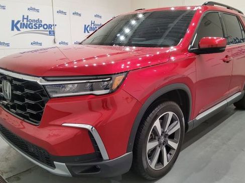 Certified 2025 Honda Pilot Touring image 11