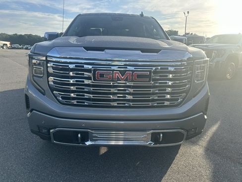 Used 2023 GMC Sierra 1500 Denali w/ Technology Package AWD/4WD image 21
