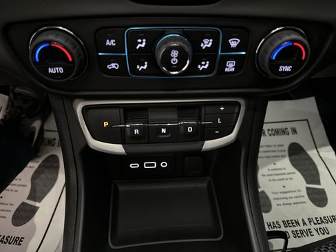 Used 2023 GMC Terrain SLE w/ Driver Convenience Package AWD/4WD image 36