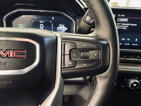Used 2024 GMC Sierra 1500 SLT image 30