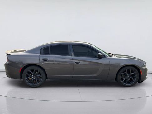 Used 2020 Dodge Charger SXT w/ Blacktop Package RWD image 2
