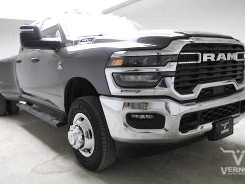 New 2026 RAM 3500 Tradesman AWD/4WD image 7