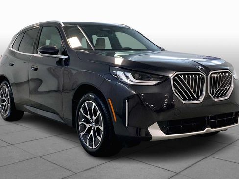 Used 2025 BMW X3 xDrive30i w/ Premium Package AWD/4WD image 2