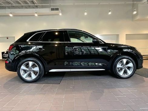 Used 2023 Audi Q5 2.0T Premium w/ Convenience Package AWD/4WD image 9