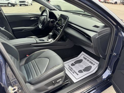 Used 2019 Toyota Avalon XSE w/ All Weather Liner Package image 17
