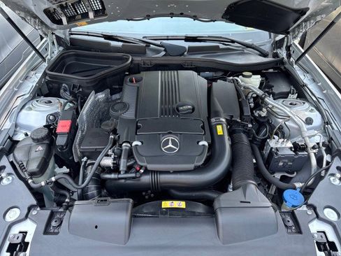 Used 2013 Mercedes-Benz SLK 250 image 6