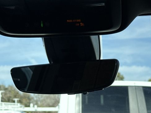 Certified 2023 Chevrolet Traverse RS image 27