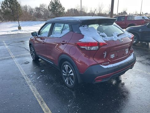 Used 2020 Nissan Kicks SR w/ SR Premium Package image 2