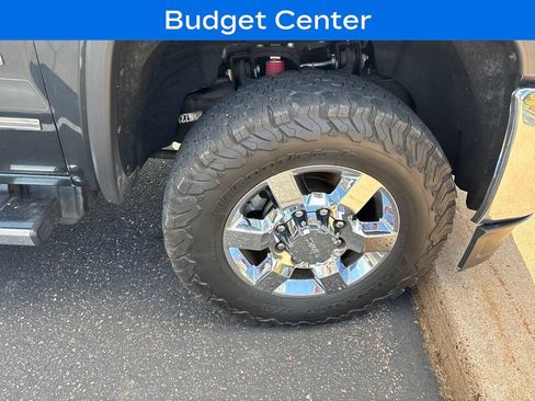 Used 2018 GMC Sierra 2500 SLT w/ Duramax Plus Package AWD/4WD image 5