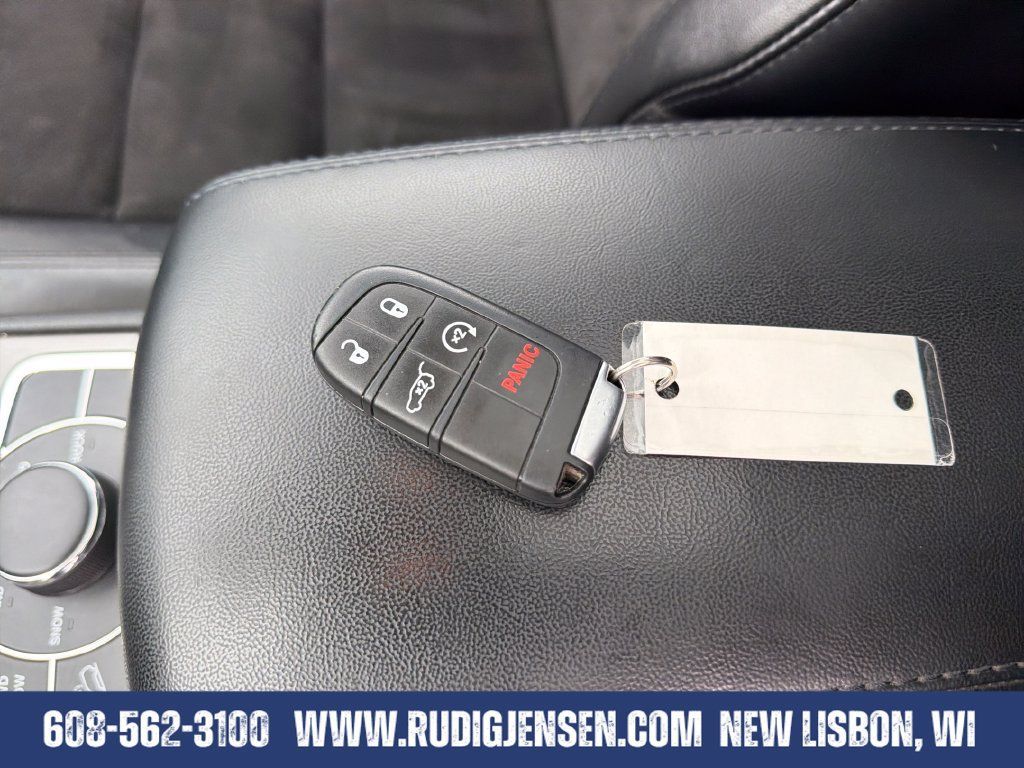 Used 2022 Jeep Grand Cherokee Laredo X AWD/4WD image 29