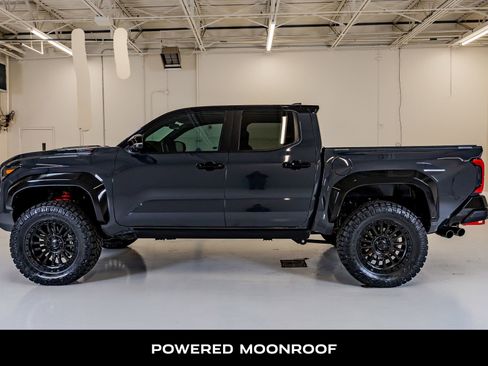 Used 2025 Toyota Tacoma TRD Pro AWD/4WD image 6