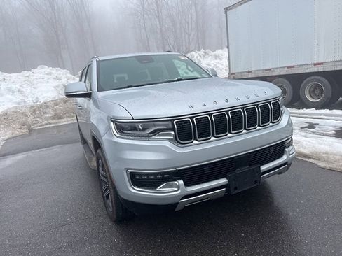 Used 2022 Jeep Wagoneer Series III image 4