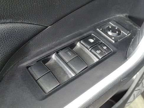 Used 2021 Toyota RAV4 LE FWD image 16