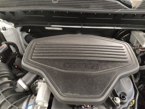 Used 2021 Chevrolet Blazer LT FWD image 30