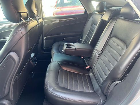 Used 2014 Ford Fusion SE w/ Equipment Group 202A FWD image 29