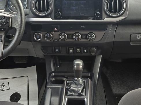 Certified 2019 Toyota Tacoma TRD Off-Road AWD/4WD image 19