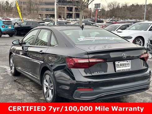 Used 2024 Volkswagen Jetta SE image 4