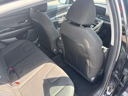 Used 2024 Hyundai Elantra SEL FWD image 22