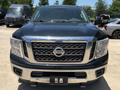 Used 2017 Nissan Titan SV AWD/4WD image 5