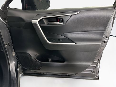 Used 2020 Toyota RAV4 XLE w/ All Weather Liner Package AWD/4WD image 30
