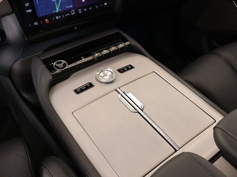 New 2025 Lincoln Navigator Reserve w/ Jet Appearance Package image 10