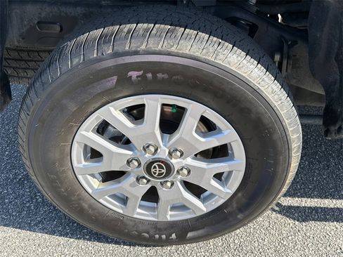 Used 2025 Toyota Tacoma SR5 image 17