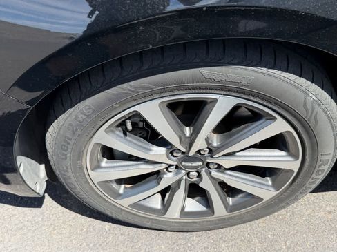 Used 2017 Lincoln Continental Premiere FWD image 6