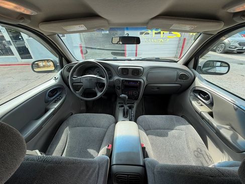 Used 2004 Chevrolet TrailBlazer LS w/ LS Preferred Equipment Group RWD image 11