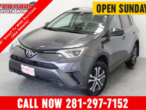 Used 2016 Toyota RAV4 LE AWD/4WD image 1