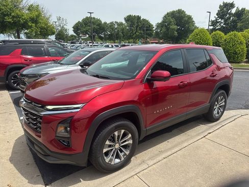 Certified 2025 Chevrolet Equinox LT w/ Safety and Technology Package FWD image 1