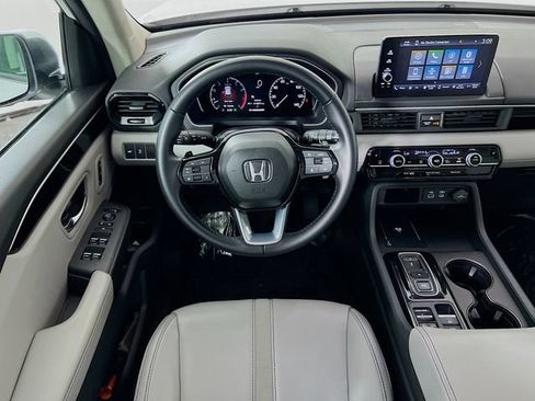 Used 2025 Honda Pilot EX-L image 23