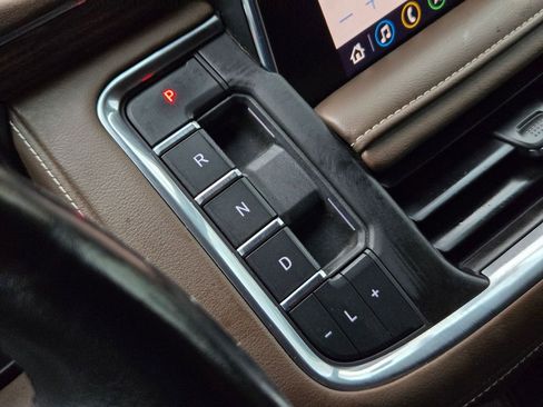 Used 2021 Chevrolet Tahoe High Country w/ Premium Package image 23