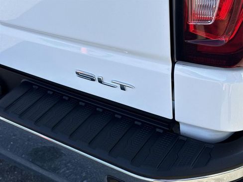 Used 2024 GMC Sierra 1500 SLT image 29