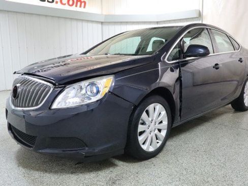 Used 2015 Buick Verano w/ Comfort Package FWD image 2