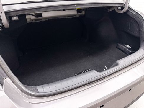 Used 2023 Hyundai Elantra SE image 26