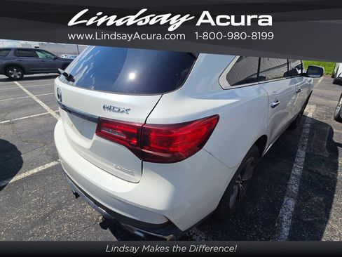 Used 2017 Acura MDX SH-AWD image 3