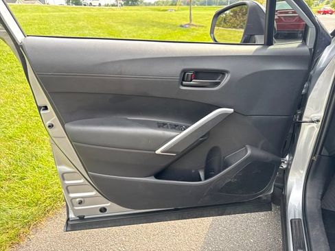 Certified 2024 Toyota Corolla Cross AWD Hybrid w/ Moonroof Package image 21
