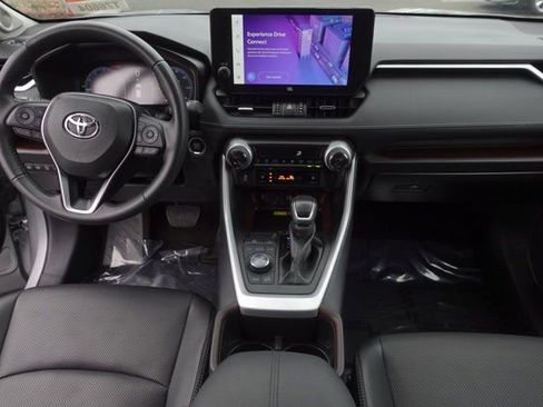 Used 2024 Toyota RAV4 Limited image 12