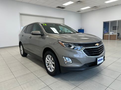 Used 2018 Chevrolet Equinox LT FWD image 4