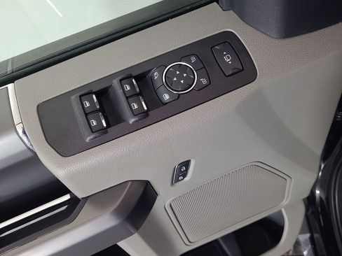 Used 2021 Ford F250 XLT w/ XLT Premium Package image 17