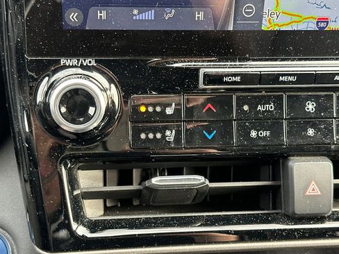 Used 2022 Toyota Highlander Limited image 29