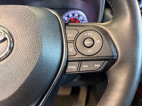 Used 2020 Toyota RAV4 XLE w/ Convenience Package AWD/4WD image 23