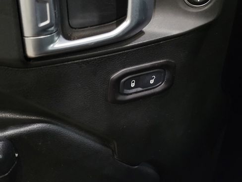 Used 2018 Jeep Wrangler Sport image 27