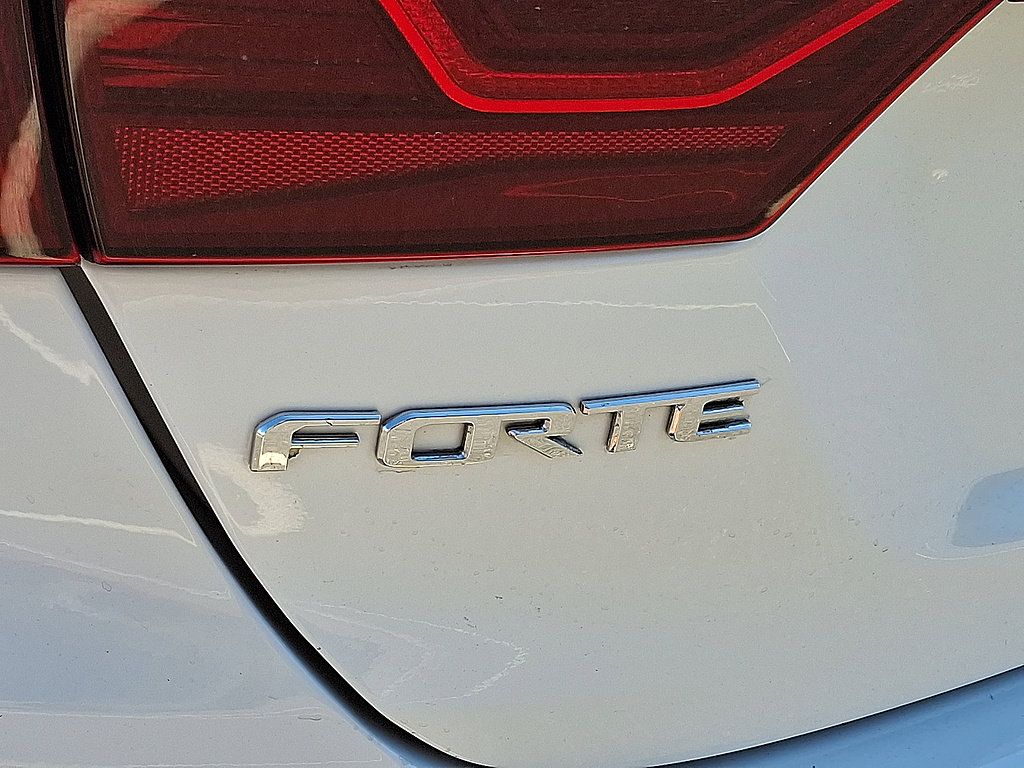 Used 2021 Kia Forte GT-Line w/ GT-Line Premium Package FWD image 12