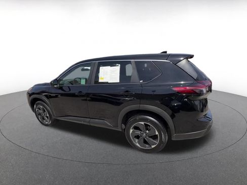 Used 2025 Nissan Rogue SV FWD image 10