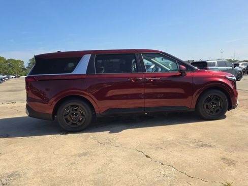 New 2026 Kia Carnival FWD image 9