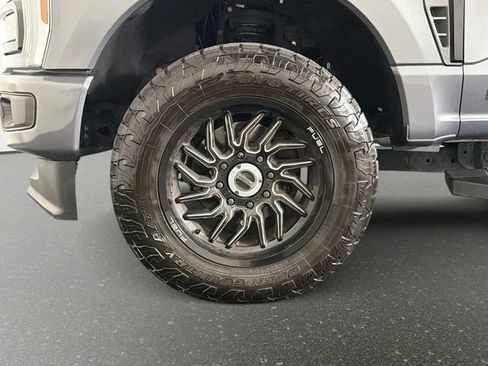 Used 2023 Ford F250 Lariat w/ Black Appearance Package AWD/4WD image 19