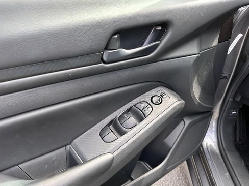 Used 2025 Nissan Altima 2.5 S FWD image 21